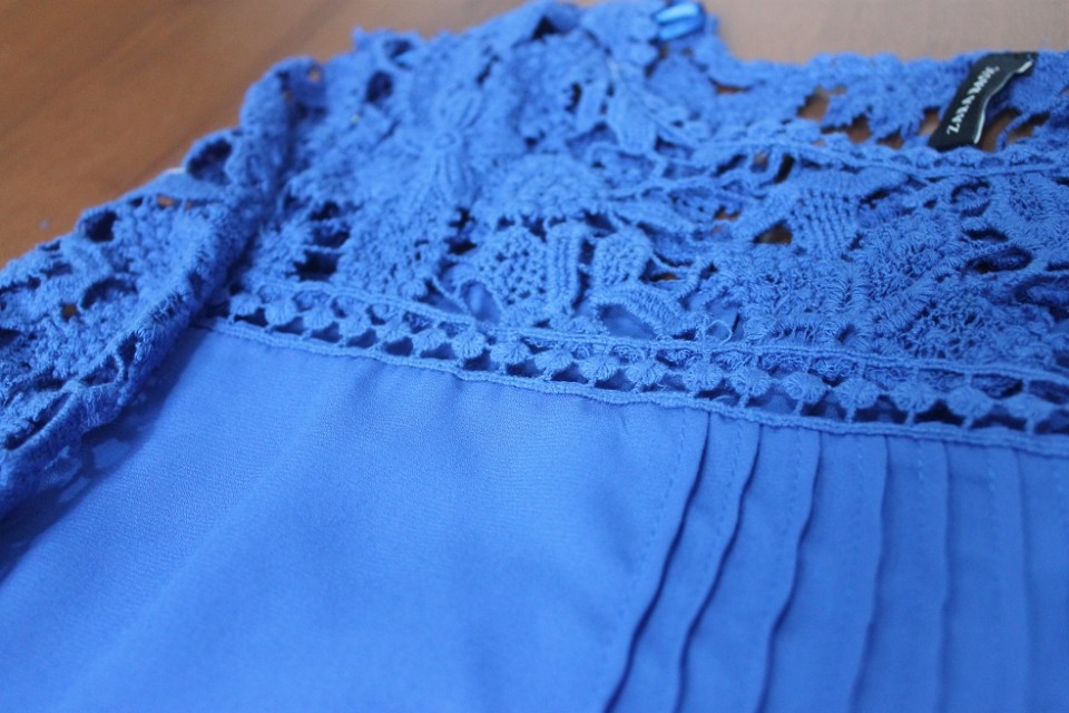 blusa-azul-aliexpress-detalhe-bata-renda