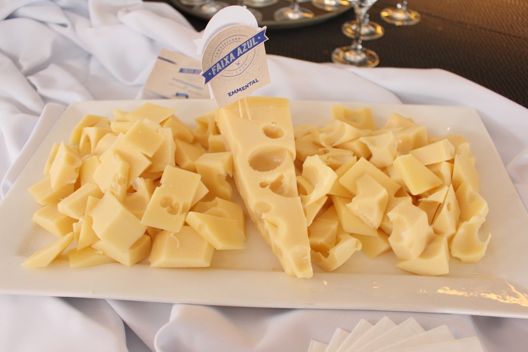 queijo-faixa-azul-emmental